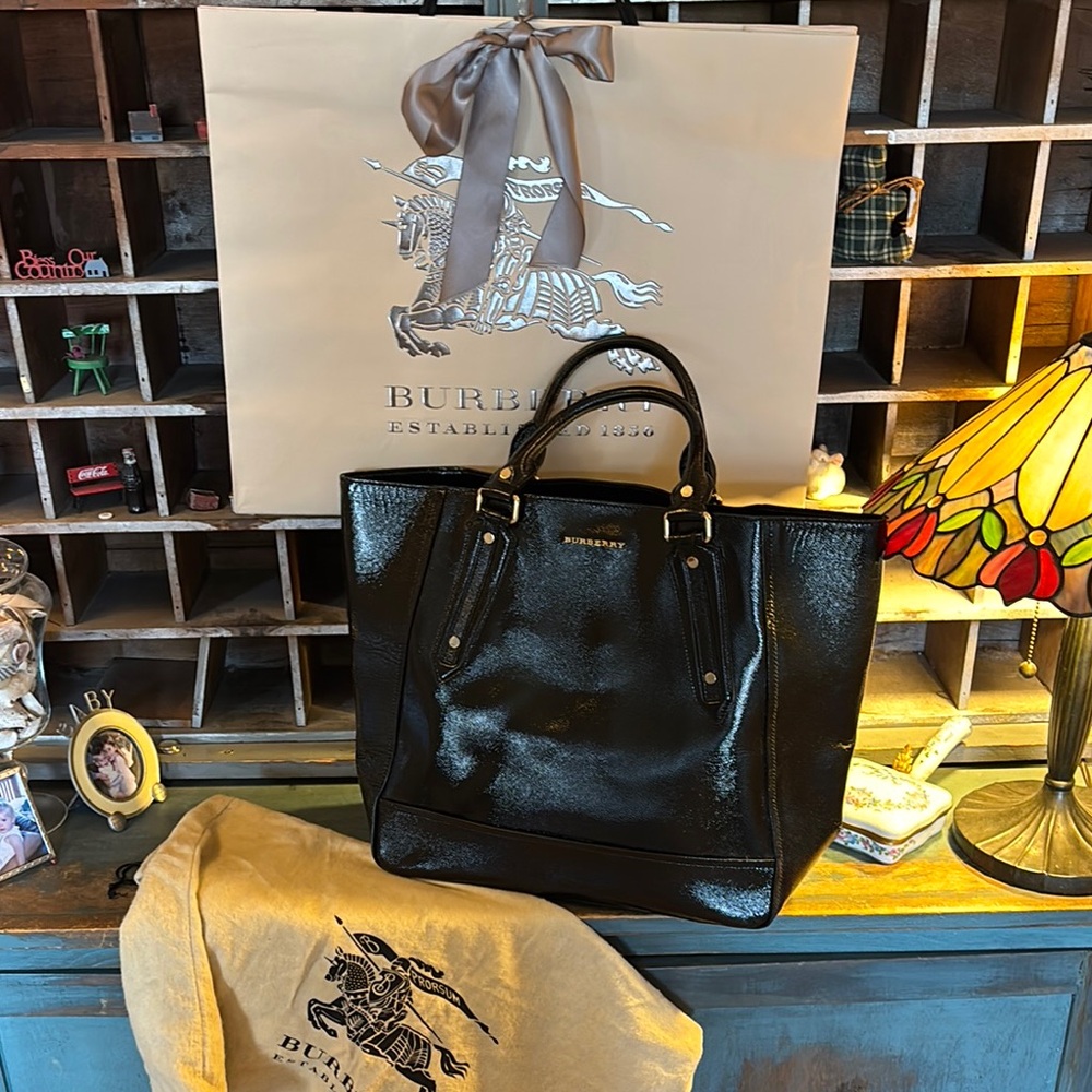 Burberry gorgeous! Black Leather patent Tote Bag